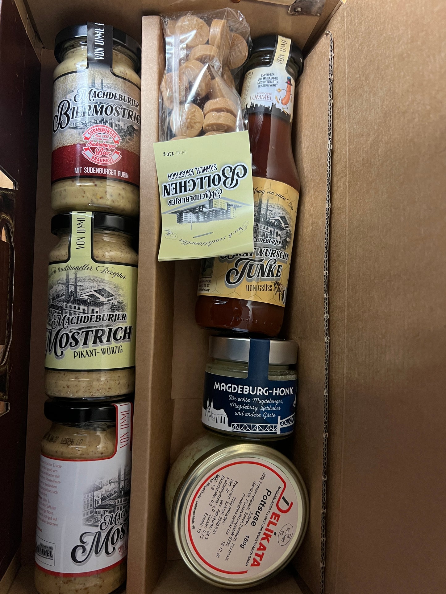 Machdeburjer Jenusskoffer mit Bratwurschttunke